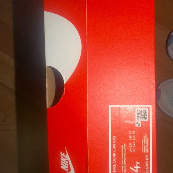 Nike Dunk women’s 6 kids 4y - Picture 2 of 2